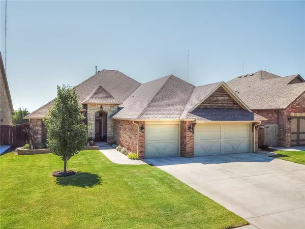 1912 NE 25th Street, Moore, OK 73160