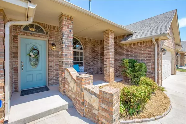 3209 Valley Hollow, Norman, OK 73071