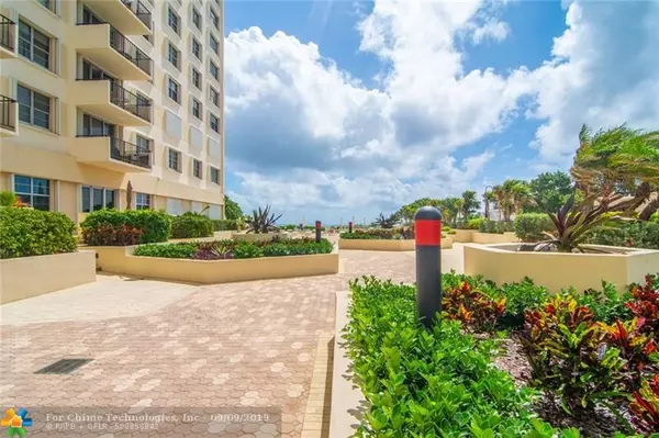 Lauderdale By The Sea, FL 33062,1900 S Ocean Blvd  #6M