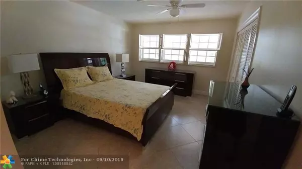 Pompano Beach, FL 33069,605 Oaks Dr  #205