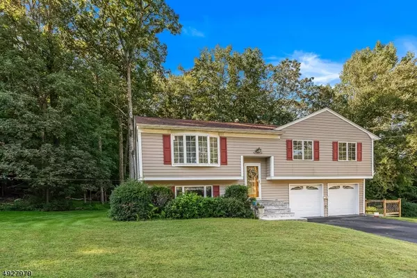 30 E RICHARD DR, Mount Arlington Boro, NJ 07856