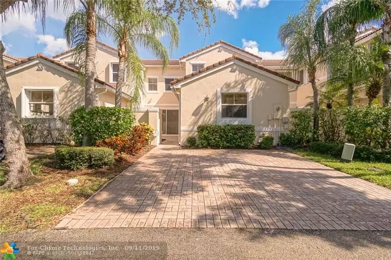 Hollywood, FL 33019,921 Lemonwood Ct  #921