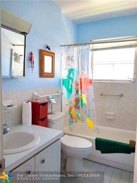 Pompano Beach, FL 33060,418 S Cypress Rd  #129