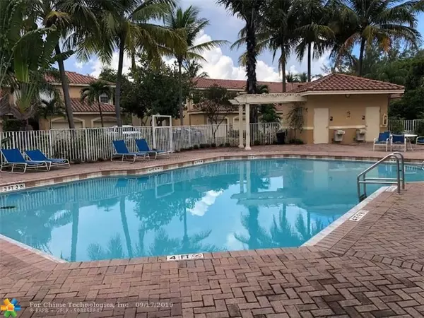 Deerfield Beach, FL 33064,4107 Crystal Lake Dr  #1