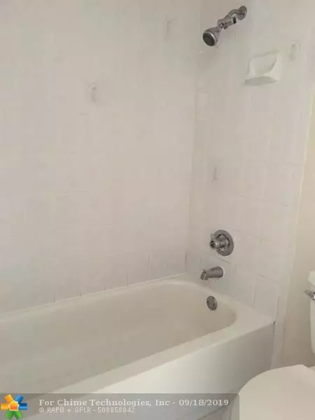 Miami, FL 33172,8893 Fontainebleau Blvd  #203