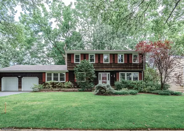 6 VERMONT DR, Paramus Boro, NJ 07652