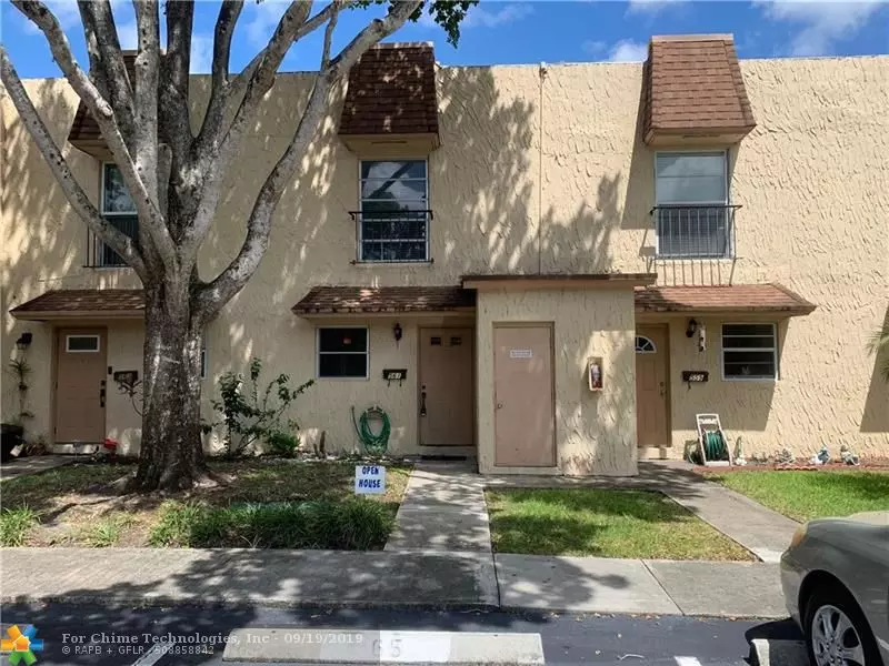 561 N Pine Island Rd  #32, Plantation, FL 33324