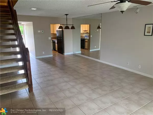 Plantation, FL 33324,561 N Pine Island Rd  #32