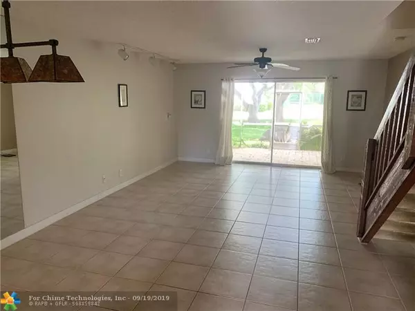 Plantation, FL 33324,561 N Pine Island Rd  #32