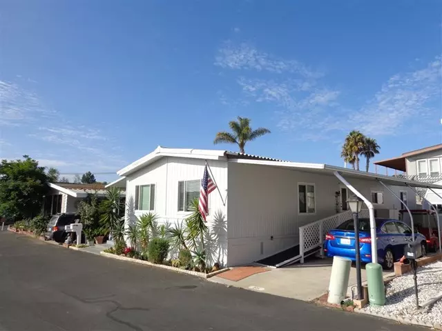 271 LAKESIDE LN, Oceanside, CA 92056