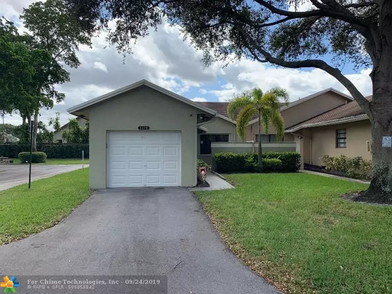 5370 Gate Lake Rd, Tamarac, FL 33319