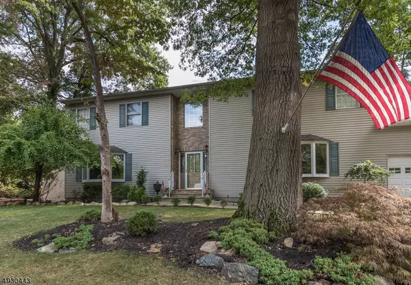 3 CREST DR, Montvale Boro, NJ 07645