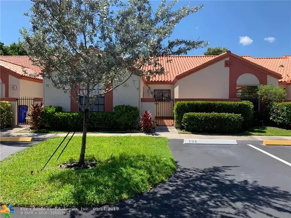 134 Centennial Ct  #134, Deerfield Beach, FL 33442