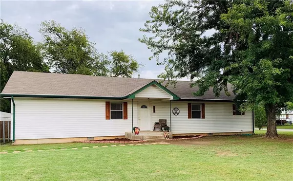 702 N 4th Street, Marlow, OK 73055