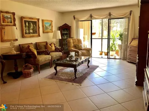 Weston, FL 33326,379 Lakeview Dr  #103