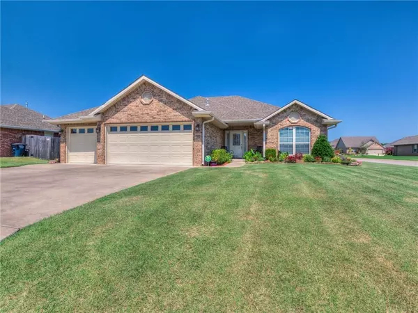 2301 CROOKED OAK Court, Shawnee, OK 74804