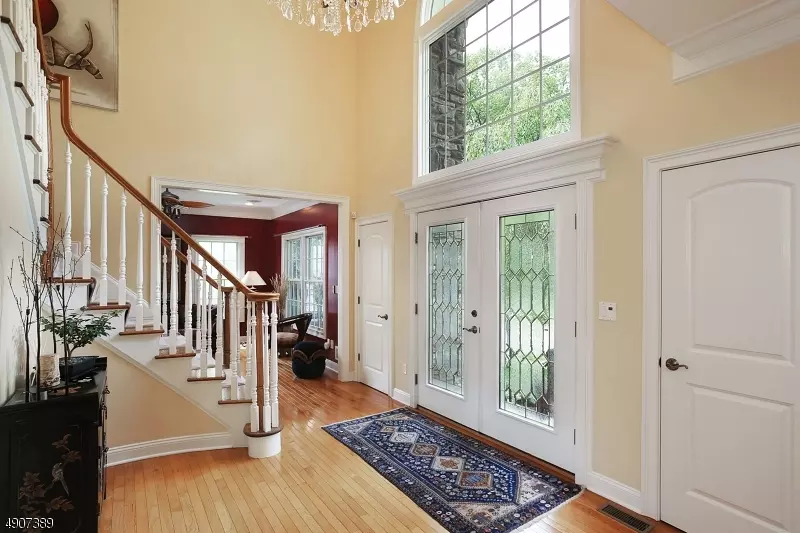 130 MILL LN, Mountainside Boro, NJ 07092