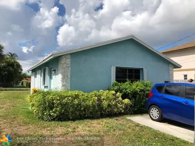 1565 W 36th St, Riviera Beach, FL 33404