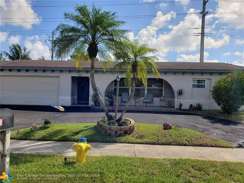 821 NW 92nd Ave, Pembroke Pines, FL 33024