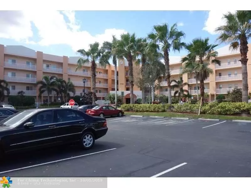 7735 Yardley Dr  #215, Tamarac, FL 33321