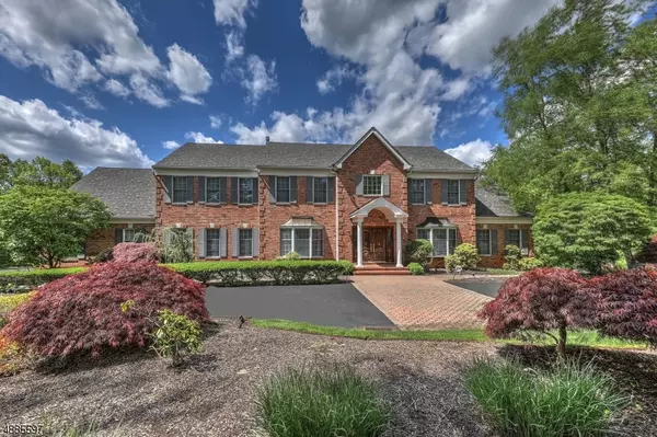 8 SPRING LAKE DR, Chester Twp., NJ 07931