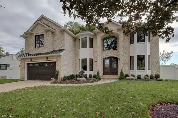 160 CLOVER RD, Paramus Boro, NJ 07652