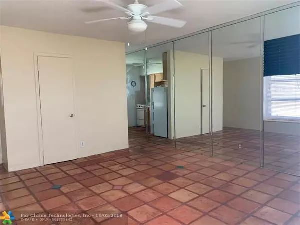 Deerfield Beach, FL 33441,865 SE 20th Ave  #1