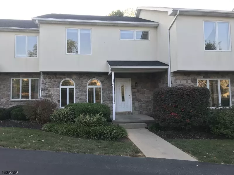 Pennsylvania, NJ 18040,32 Chestnut Commons Court #32