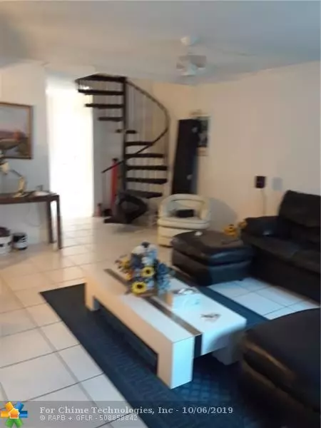 Fort Lauderdale, FL 33311,670 Tennis Club Dr  #102