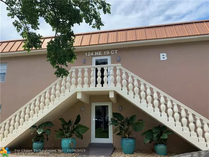 Wilton Manors, FL 33305,124 NE 19th Ct  #114B