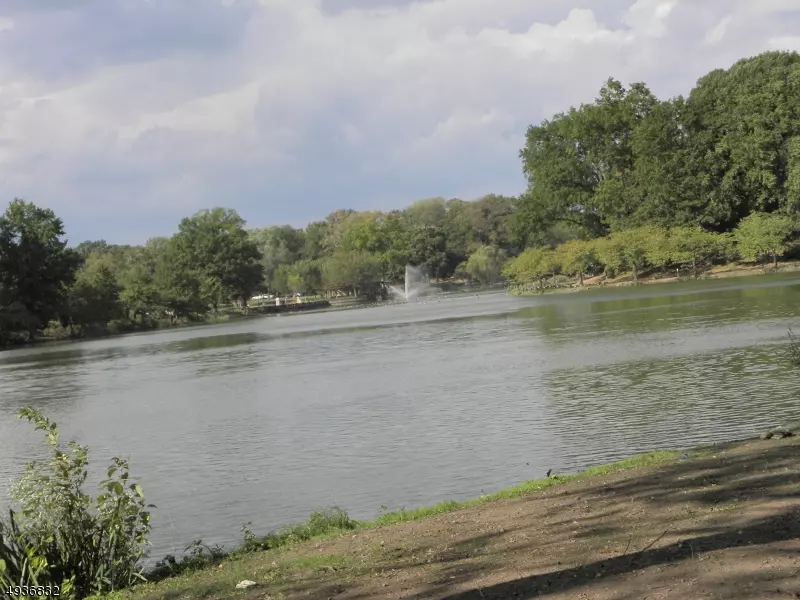 Newark City, NJ 07104,141 CLIFTON AVE