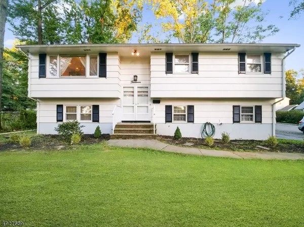 14 GLEN AVE, Roseland Boro, NJ 07068