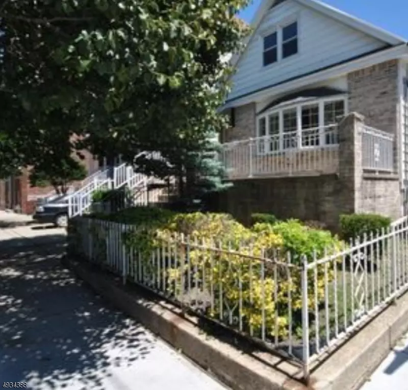 Bayonne City, NJ 07002,656 Avenue A