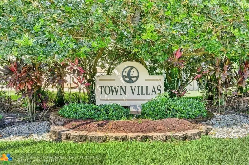 9095 Flynn Cir  #8, Boca Raton, FL 33496