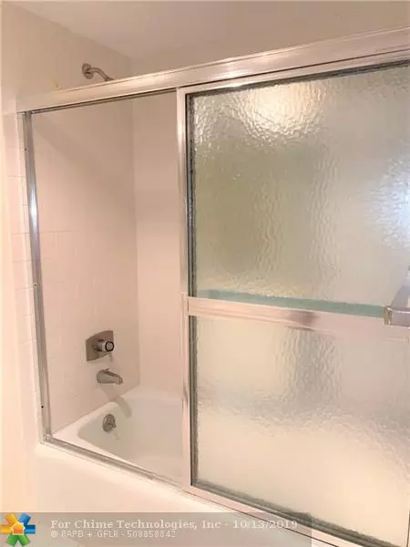 North Palm Beach, FL 33408,108 Lakeshore Dr  #1640