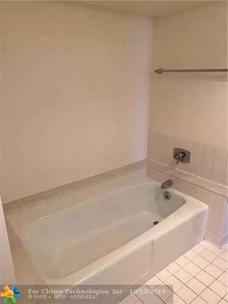 North Palm Beach, FL 33408,108 Lakeshore Dr  #1640
