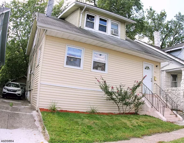 294-296 19TH AVE, Paterson City, NJ 07504