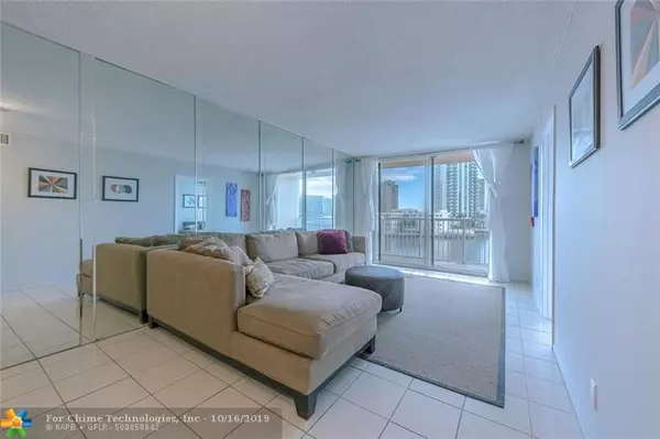 Hallandale, FL 33009,121 Golden Isles Dr  #304