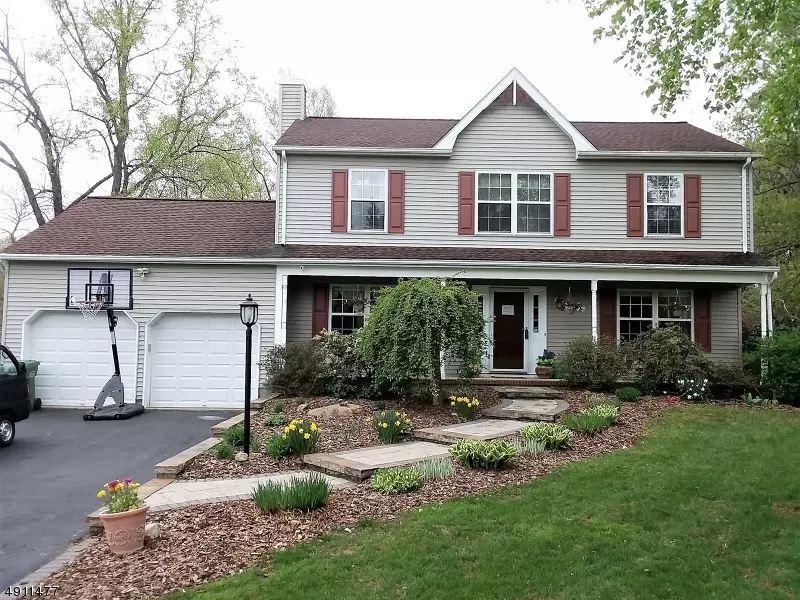 7 Deerpath Ct, White Twp., NJ 07863