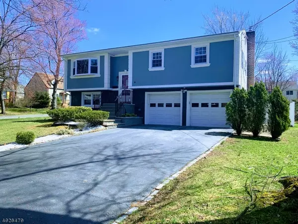 34 2ND AVE, Roseland Boro, NJ 07068
