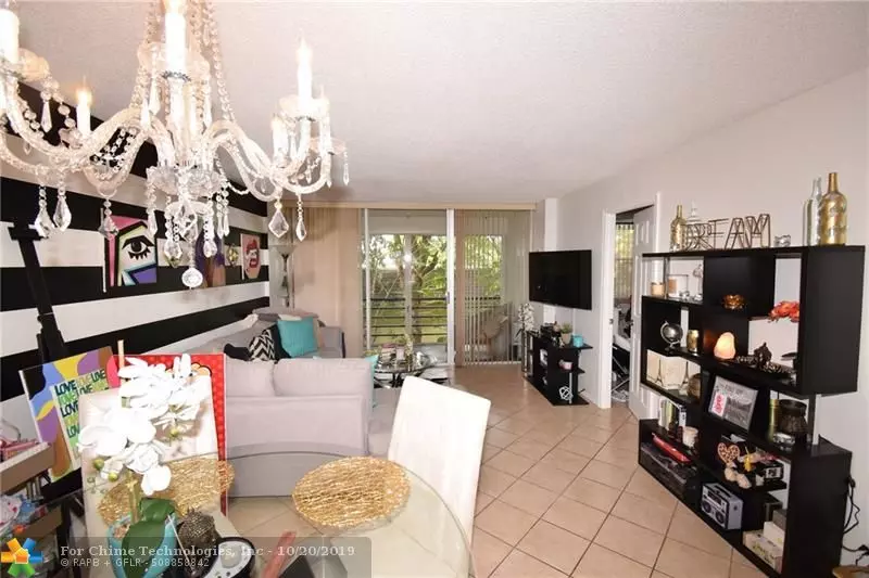 119 Royal Park Dr  #3B, Oakland Park, FL 33309