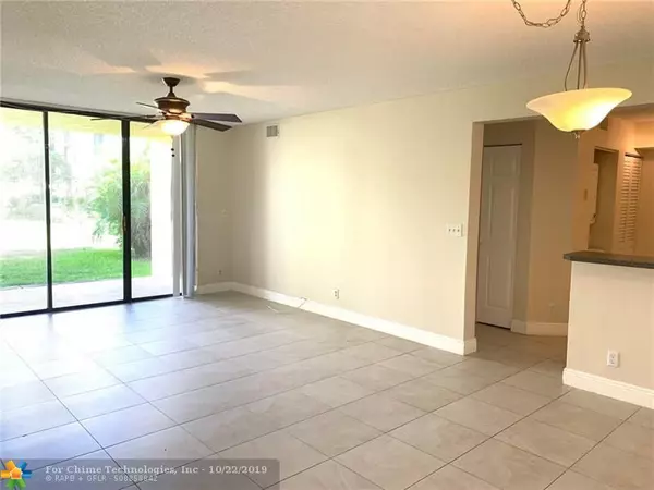 Coral Springs, FL 33067,5621 Riverside Dr  #102