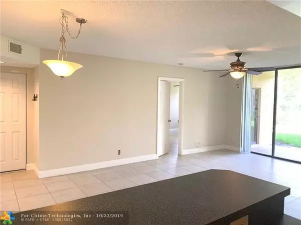 Coral Springs, FL 33067,5621 Riverside Dr  #102