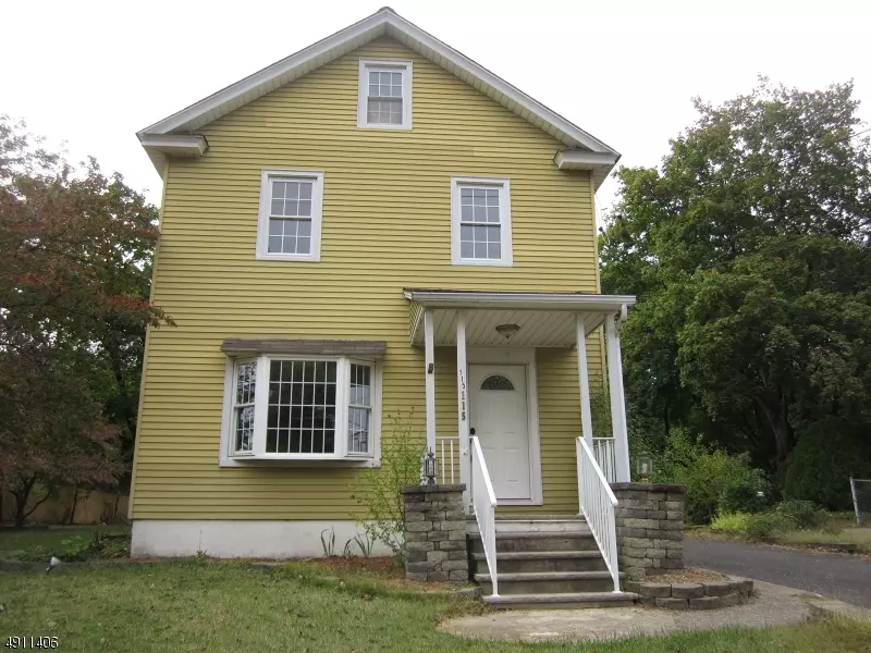 115 Main St, Helmetta Boro, NJ 08828