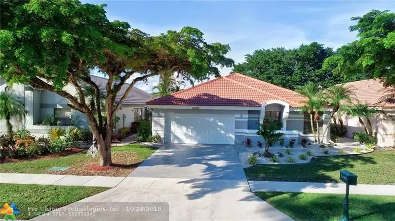 11061 Clover Leaf Cir, Boca Raton, FL 33428