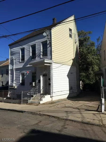 9 PARK PL, Paterson City, NJ 07524