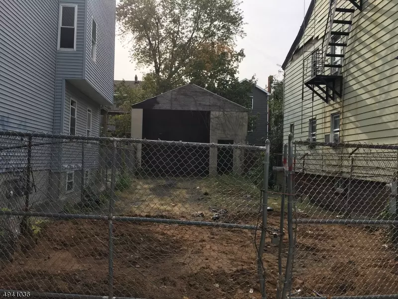 152 16TH AVE, Paterson City, NJ 07501