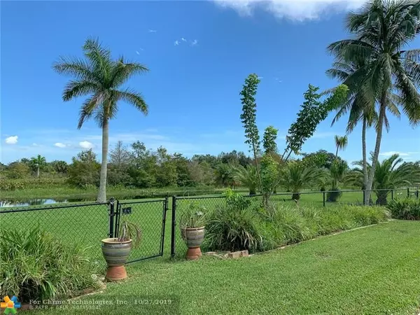 Plantation, FL 33317,780 W Tropical Way