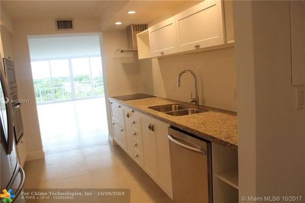 600 Grapetree Dr  #5GN, Key Biscayne, FL 33149