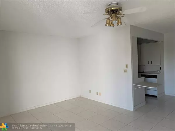 Deerfield Beach, FL 33442,4052 CAMBRIDGE C  #4052